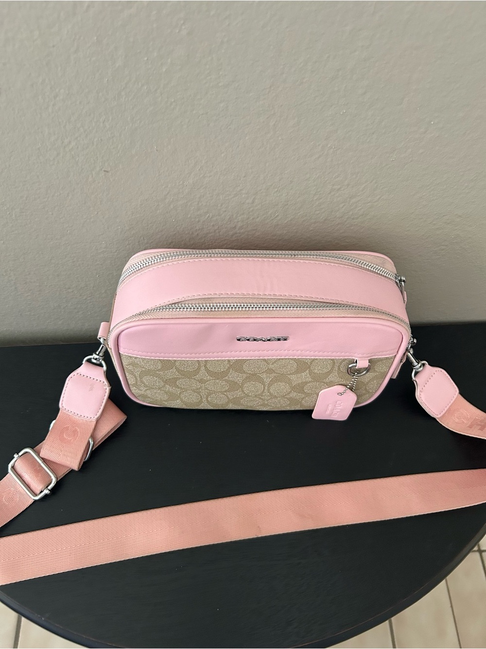 Crossbody bag with Pink Trim - Picture 7 of 7